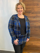 Load image into Gallery viewer, Blue Plaid/Black Convertible Zip Off Jacket